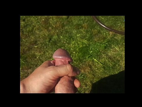 ❤️ A guapa quente recibe o seu coño rosa fodido e corre cun chorro nun xardín de verán Porno en % gl.goodseller.top % ☑